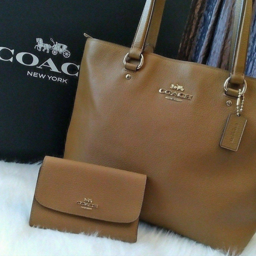 COACH TOTE BAG PEBBLE LEATHER AND WALLET SET TAN LIGHT SADDLE/GOLD